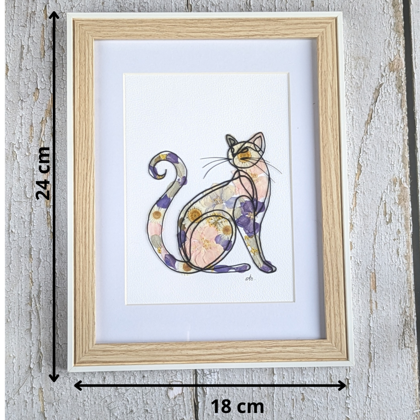 Cadre Faunéa avec dessin imprimé de chat et fleurs séchées pressées avec indication des dimensions
