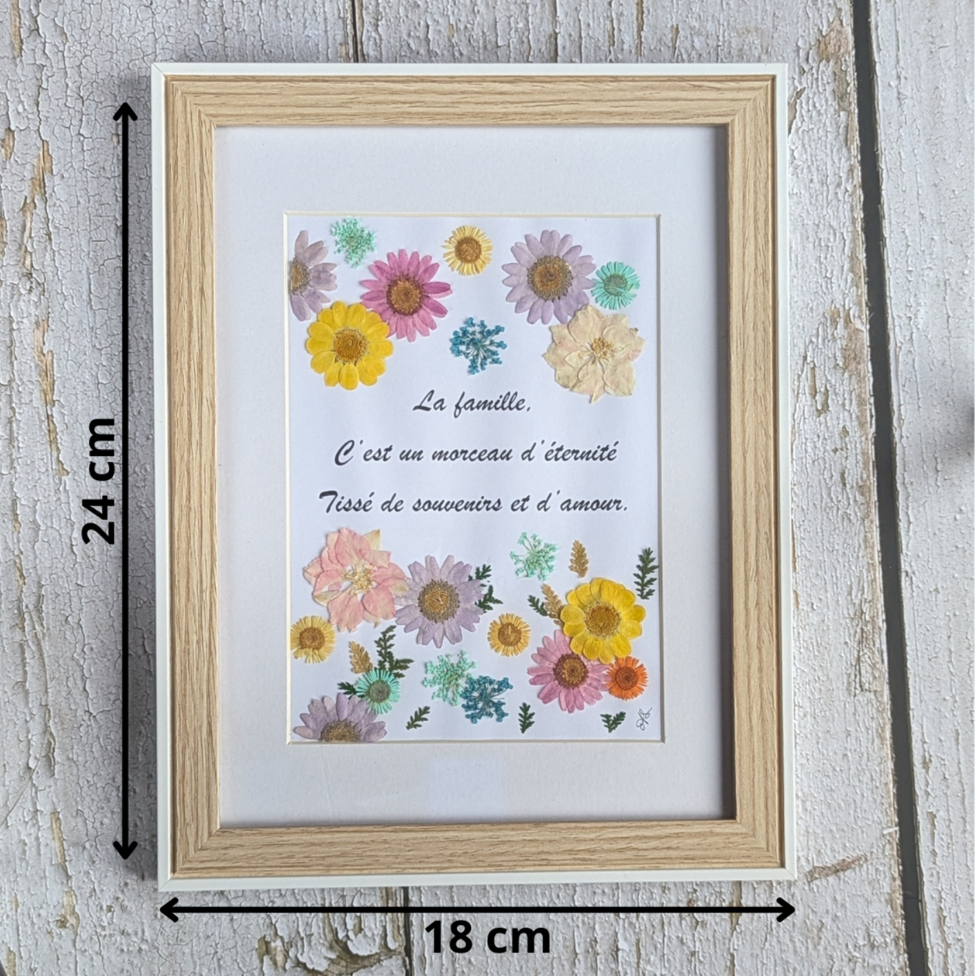 Cadre Florésie avec texte inspirant sur la famille et fleurs séchées pressées avec indication des dimensions